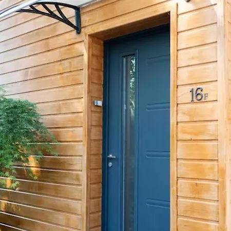 En Bois Moderne Avec Piscine Chauffee