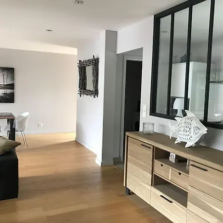 Villa En Bois Moderne Avec Piscine Chauffee *