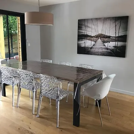 En Bois Moderne Avec Piscine Chauffee